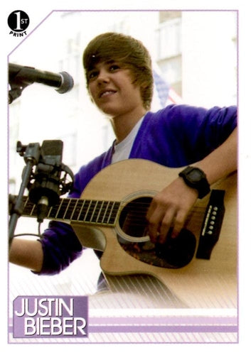 #105 Justin played to a packed house when he sang O - 2010 Panini Justin Bieber