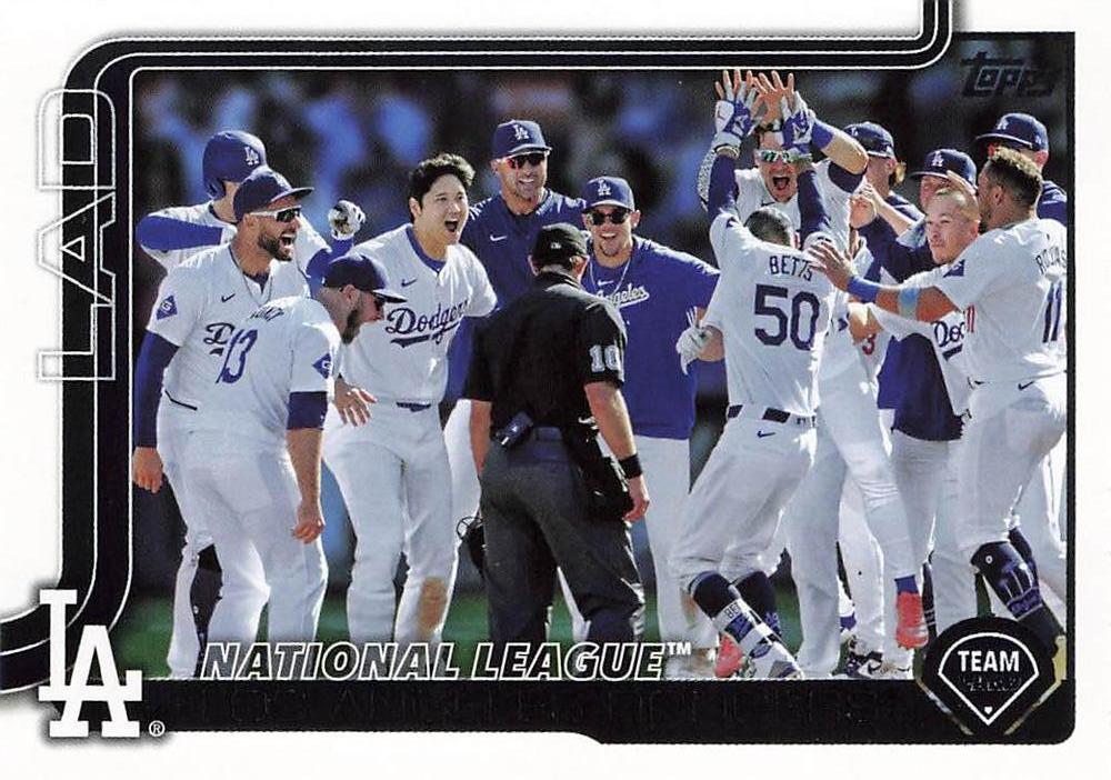 #302 Los Angeles Dodgers - Los Angeles Dodgers - 2025 Topps Baseball