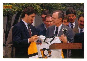 #47a A La Maisonanche (Mario Lemieux / George Bush) - Pittsburgh Penguins - 1991-92 Upper Deck French Hockey