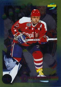 #143 Dale Hunter - Washington Capitals - 1994-95 Score - Gold Line Hockey