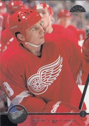 #104 Igor Larionov - Detroit Red Wings - 1996-97 Leaf Hockey