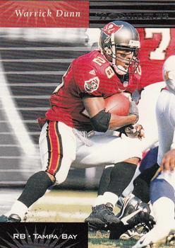 #124 Warrick Dunn - Tampa Bay Buccaneers - 1999 Donruss Football