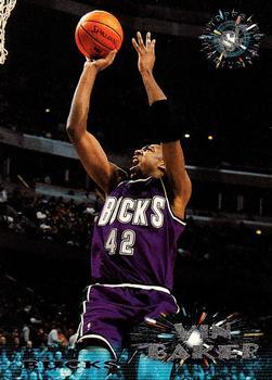 #25 Vin Baker - Milwaukee Bucks - 1995-96 Stadium Club Basketball