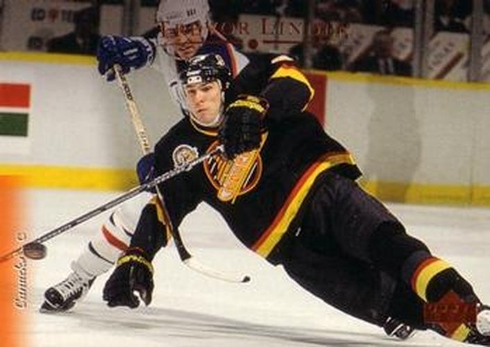 #33 Trevor Linden - Vancouver Canucks - 1995-96 Upper Deck Hockey