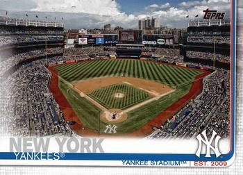 #47 Yankee Stadium - New York Yankees - 2019 Topps Baseball