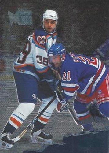 #90 Travis Green - New York Islanders - 1995-96 Metal Hockey