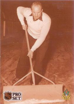 #339 - Avant la resurfaceuse (Before the Zamboni) - 1991-92 Pro Set French Hockey