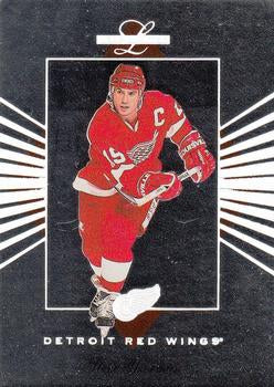 #120 Steve Yzerman - Detroit Red Wings - 1994-95 Leaf Limited Hockey