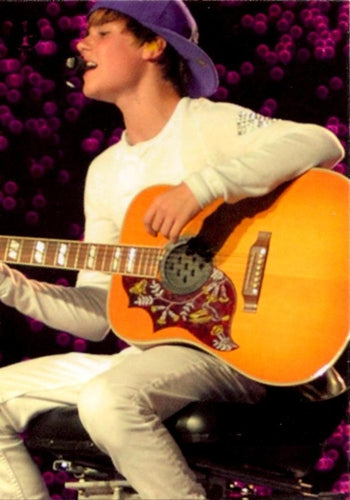 #131 Puzzle Three 5/9 Center - 2010 Panini Justin Bieber