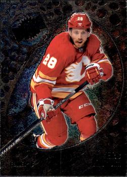 #18 Elias Lindholm - Calgary Flames - 2022-23 SkyBox Metal Universe Hockey