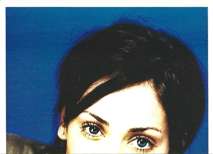 #74 Natalie Imbruglia - 1999 Panini Smash Hits Stickers
