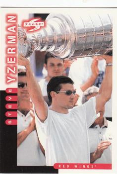 #86 Steve Yzerman - Detroit Red Wings - 1997-98 Score Hockey