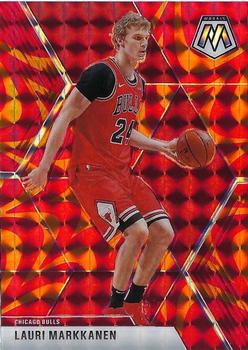#97 Lauri Markkanen - Chicago Bulls - 2019-20 Panini Mosaic - Reactive Orange Basketball