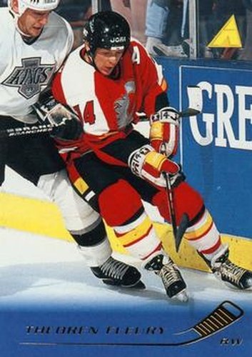 #6 Theoren Fleury - Calgary Flames - 1995-96 Pinnacle Hockey
