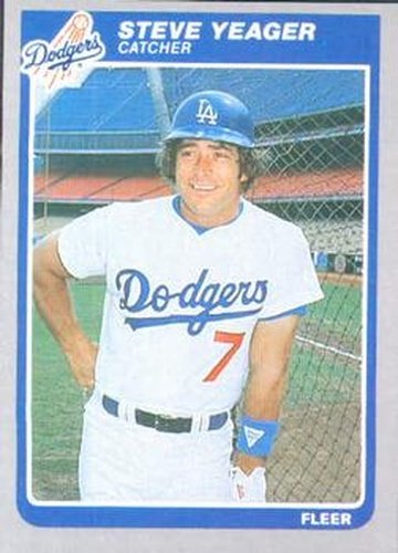 #390 Steve Yeager - Los Angeles Dodgers - 1985 Fleer Baseball