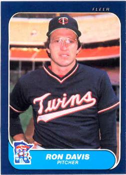 #390 Ron Davis - Minnesota Twins - 1986 Fleer Baseball
