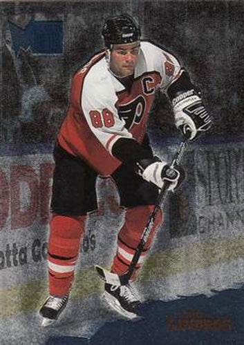#112 Eric Lindros - Philadelphia Flyers - 1995-96 Metal Hockey