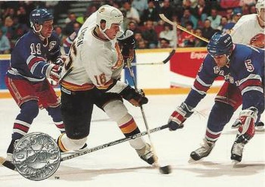 #124 Trevor Linden - Vancouver Canucks - 1991-92 Pro Set Platinum Hockey