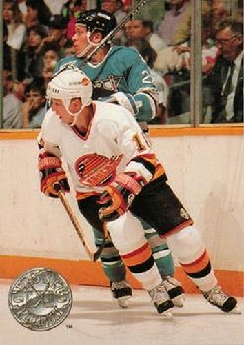 #126 Igor Larionov - Vancouver Canucks - 1991-92 Pro Set Platinum Hockey