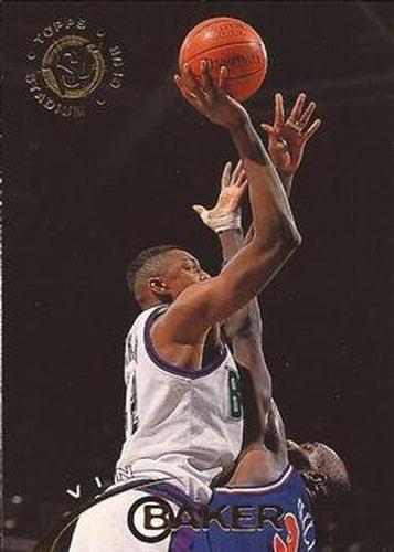 #129 Vin Baker - Milwaukee Bucks - 1994-95 Stadium Club Basketball