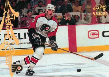 #133 John LeClair - Philadelphia Flyers - 1997-98 Pacific Paramount Hockey