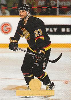 #138 Martin Gelinas - Vancouver Canucks - 1994-95 Leaf Hockey