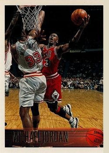 #139 Michael Jordan - Chicago Bulls - 1996-97 Topps Basketball