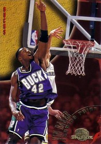 #140 Vin Baker - Milwaukee Bucks - 1995-96 SkyBox Premium Basketball