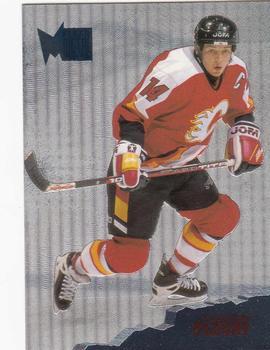 #18 Theoren Fleury - Calgary Flames - 1995-96 Metal Hockey