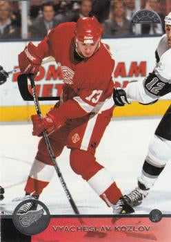 #196 Vyacheslav Kozlov - Detroit Red Wings - 1996-97 Leaf Hockey