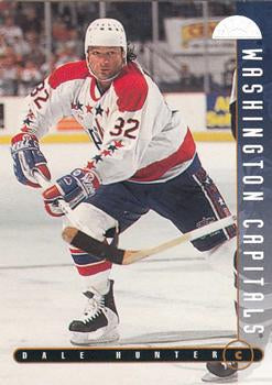 #215 Dale Hunter - Washington Capitals - 1995-96 Leaf Hockey