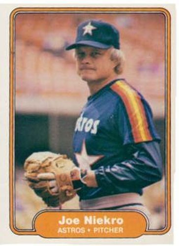 #221 Joe Niekro - Houston Astros - 1982 Fleer Baseball