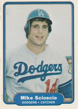 #22 Mike Scioscia - Los Angeles Dodgers - 1982 Fleer Baseball