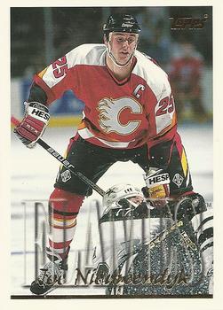#233 Joe Nieuwendyk - Calgary Flames - 1995-96 Topps Hockey