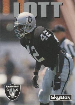 #235 Ronnie Lott - Los Angeles Raiders - 1992 SkyBox Impact Football