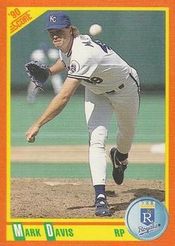 #26T Mark Davis - Kansas City Royals - 1990 Score Rookie & Traded Baseball