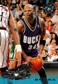 #302 Terry Cummings - Milwaukee Bucks - 1995-96 Stadium Club Basketball