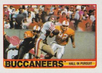 #325 Buccaneers - Hall In Pursuit - Tampa Bay Buccaneers - 1989 Topps Football