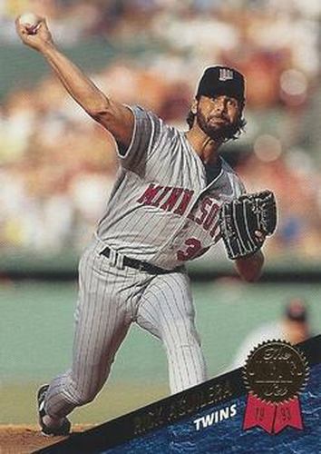 #32 Rick Aguilera - Minnesota Twins - 1993 Leaf Baseball