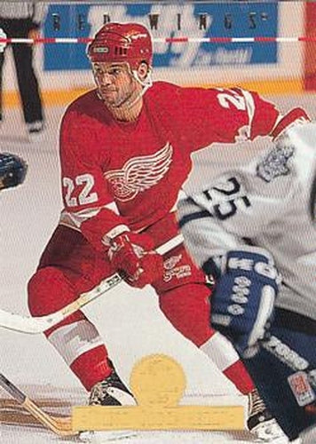 #44 Dino Ciccarelli - Detroit Red Wings - 1994-95 Leaf Hockey