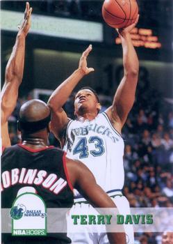 #44 Terry Davis - Dallas Mavericks - 1993-94 Hoops Basketball