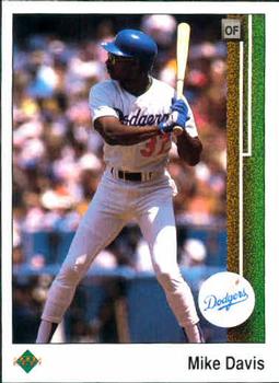 #146 Mike Davis - Los Angeles Dodgers - 1989 Upper Deck Baseball