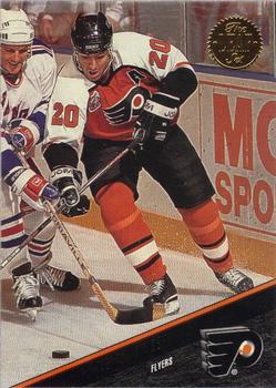 #156 Kevin Dineen - Philadelphia Flyers - 1993-94 Leaf Hockey