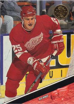 #435 Darren McCarty - Detroit Red Wings - 1993-94 Leaf Hockey