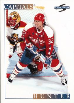 #107 Dale Hunter - Washington Capitals - 1995-96 Score Hockey