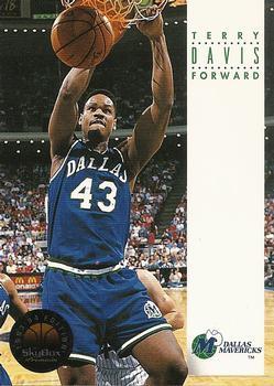 #55 Terry Davis - Dallas Mavericks - 1993-94 SkyBox Premium Basketball