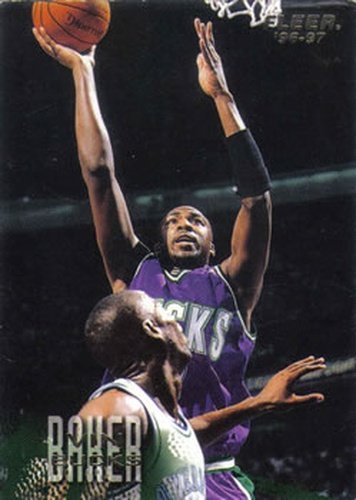 #61 Vin Baker - Milwaukee Bucks - 1996-97 Fleer Basketball