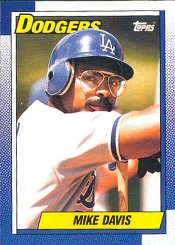 #697 Mike Davis - Los Angeles Dodgers - 1990 O-Pee-Chee Baseball