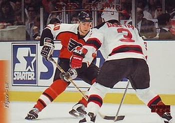 #7 John LeClair - Philadelphia Flyers - 1995-96 Upper Deck Hockey